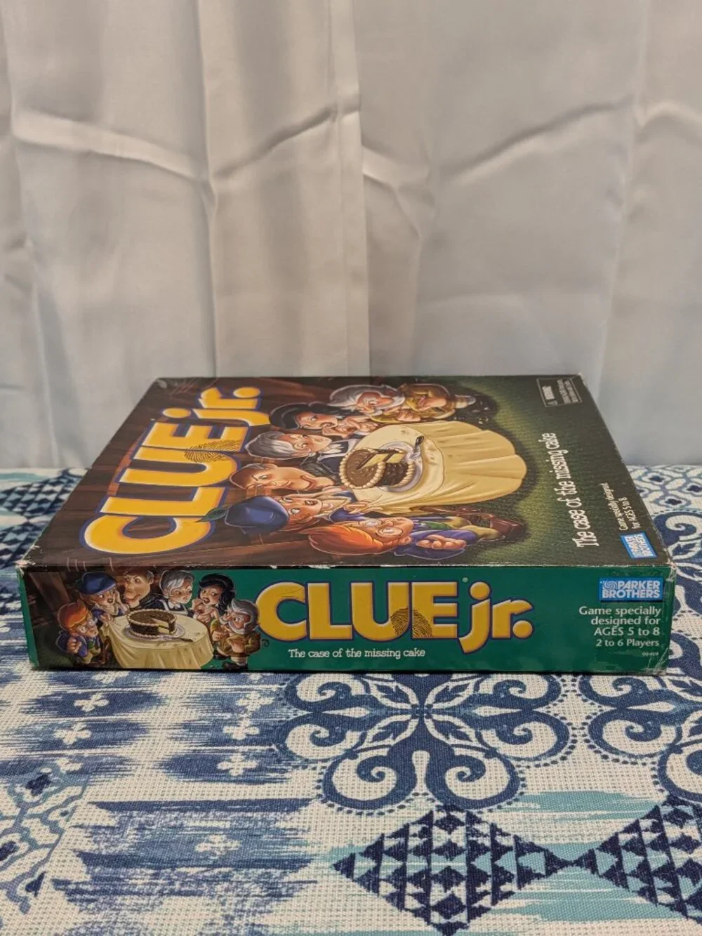 CLUE JR the Case of the Missing Cake board game Milton Bradley 2003 COMPLETE
